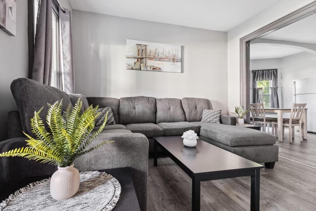 Spacious 6Br 2Ba Minutes For The Falls & Casino Niagara Falls Exterior foto